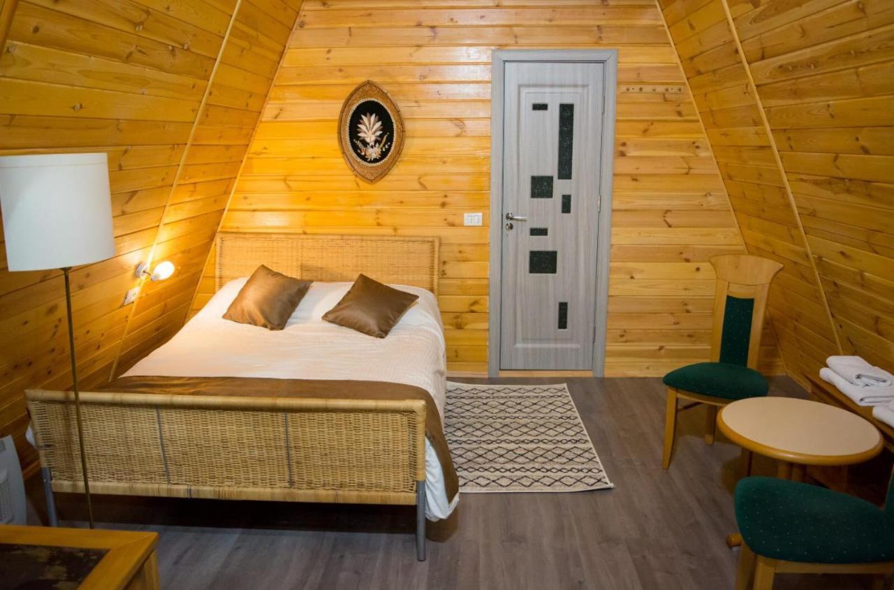 Casute Din Lemn Hotell Jiblea Veche Eksteriør bilde